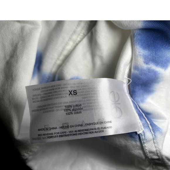 Skinnygirl - NWT - Blue & White Tie Dye Denim Button-Down Top - Picture 10 of 10